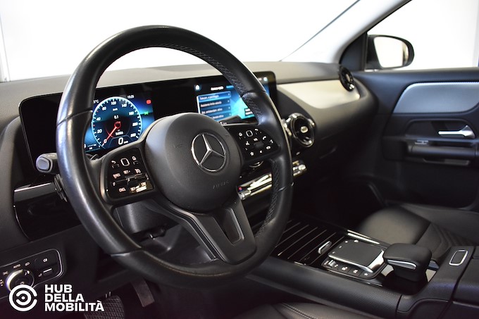 MERCEDES-BENZ GLA 180 d Automatic Business